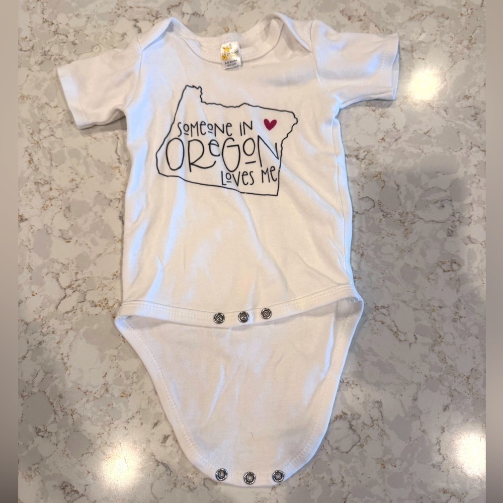 6-12M White Baby Onesie with Oregon Print